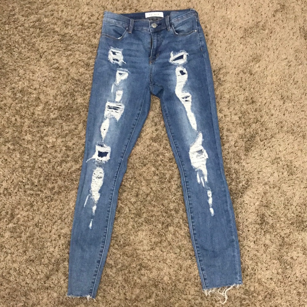 Stretchy tight ripped jeans